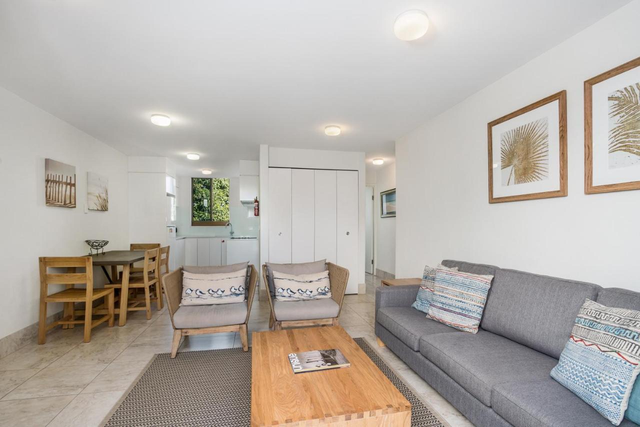 Bayview Beachfront Apartments, In Town Right On The Beach Byron Bay Exterior foto