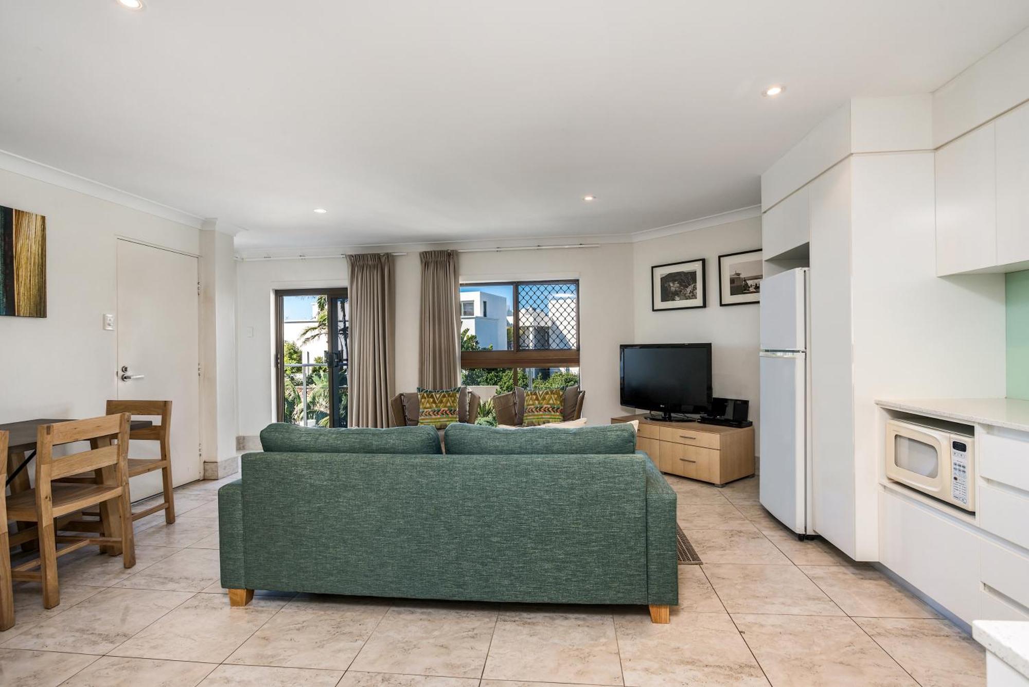 Bayview Beachfront Apartments, In Town Right On The Beach Byron Bay Exterior foto