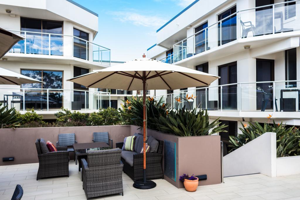 Bayview Beachfront Apartments, In Town Right On The Beach Byron Bay Exterior foto