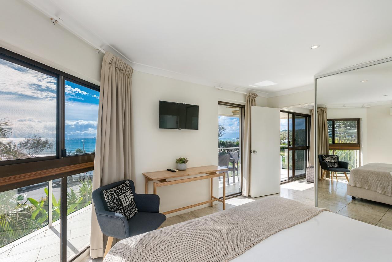 Bayview Beachfront Apartments, In Town Right On The Beach Byron Bay Exterior foto